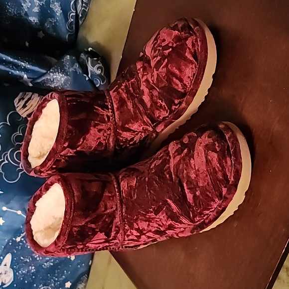 UGG Shoes - Ugg Australia Classic Mini Crushed Velvet Fig Boots Size 7.5